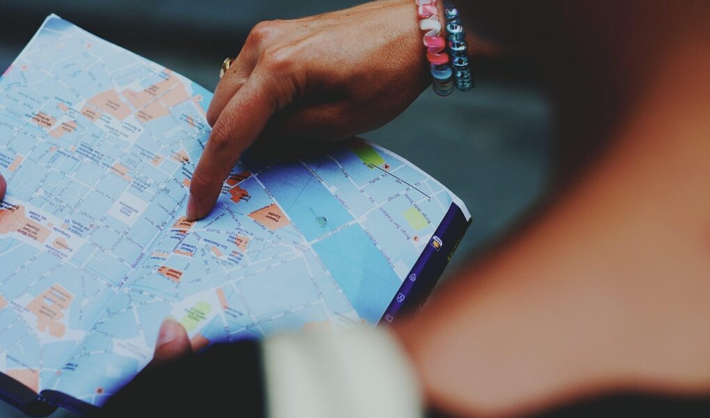 guide de voyage &agrave; varsovie : d&eacute;couvrez les incontournables, conseils pratiques, attractions culturelles et astuces pour un s&eacute;jour r&eacute;ussi dans la capitale polonaise.