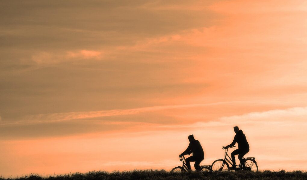 d&eacute;couvrez l'aventure passionnante d'un voyage &agrave; v&eacute;lo, alliant d&eacute;couverte, effort et libert&eacute; &agrave; chaque p&eacute;dal&eacute;e.
