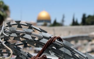 analyse approfondie du conflit au moyen-orient : causes, acteurs cl&eacute;s et impacts g&eacute;opolitiques.