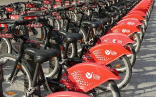 d&eacute;couvrez les services publics essentiels offerts pour r&eacute;pondre aux besoins de la communaut&eacute;, incluant administration, sant&eacute;, &eacute;ducation et s&eacute;curit&eacute;.