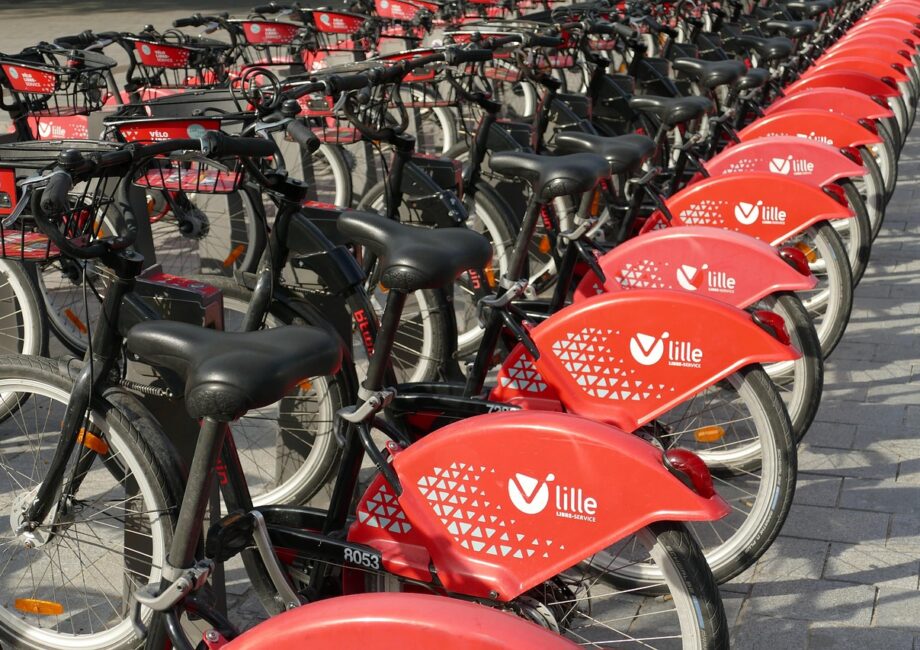 d&eacute;couvrez les services publics essentiels offerts pour r&eacute;pondre aux besoins de la communaut&eacute;, incluant administration, sant&eacute;, &eacute;ducation et s&eacute;curit&eacute;.